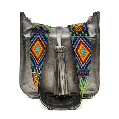 Bolsa para viaje de piel para mujer con cierre estilo bandolera  con asa intercambiable de artesanía de chaquira color plata